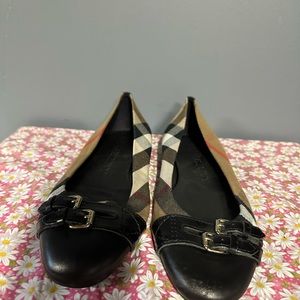 Burberry women’s shoes size 9 (39.5)
